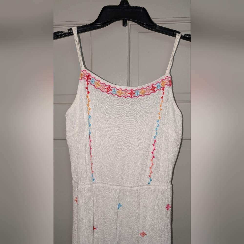Embroidered Maxi dress - Picture 2 of 4